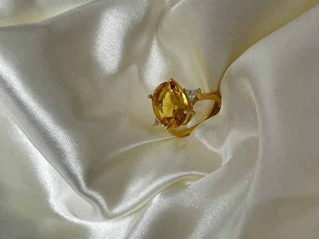 AN AMARELO CITRINO
