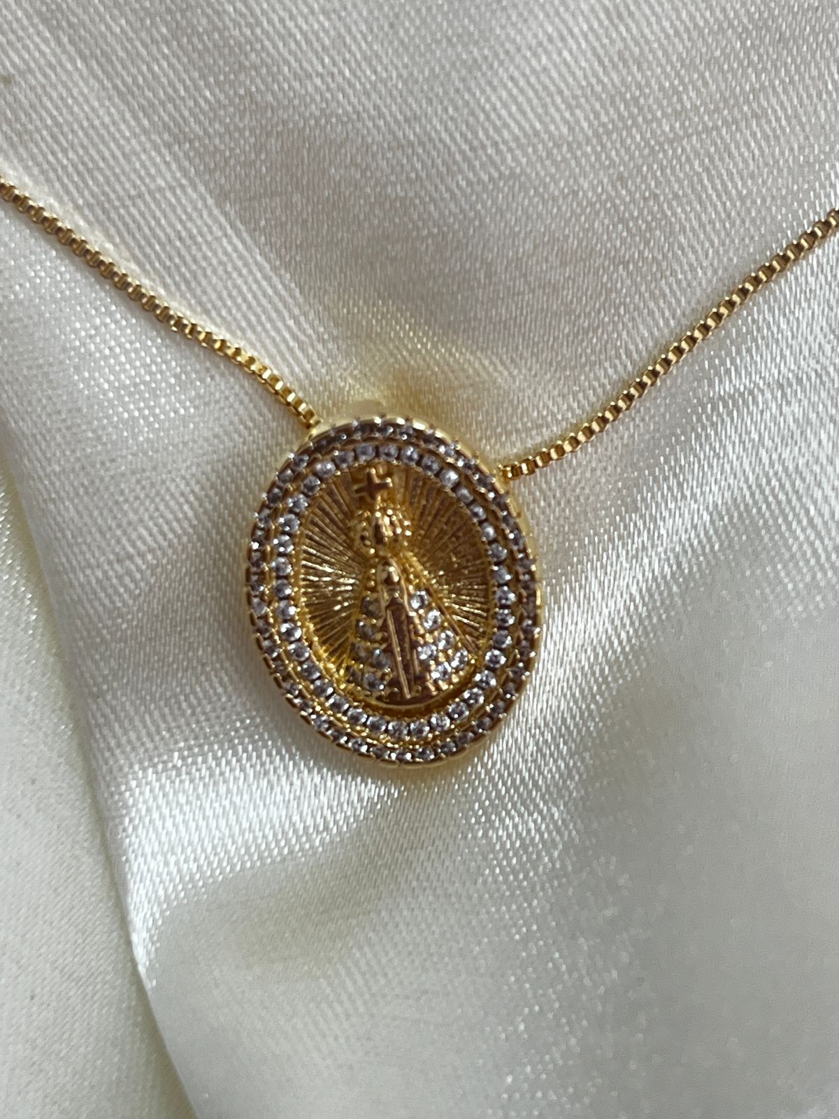 COR MEDALHA NOSSA SRA
