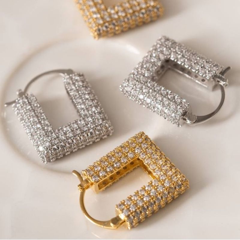 BRINCO ARGOLA MICRO ZIRCÔNIA EM BANHO DE OURO 18K