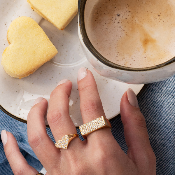 ANEL MICRO ZIRCÔNIAS EM BANHO DE OURO 18K