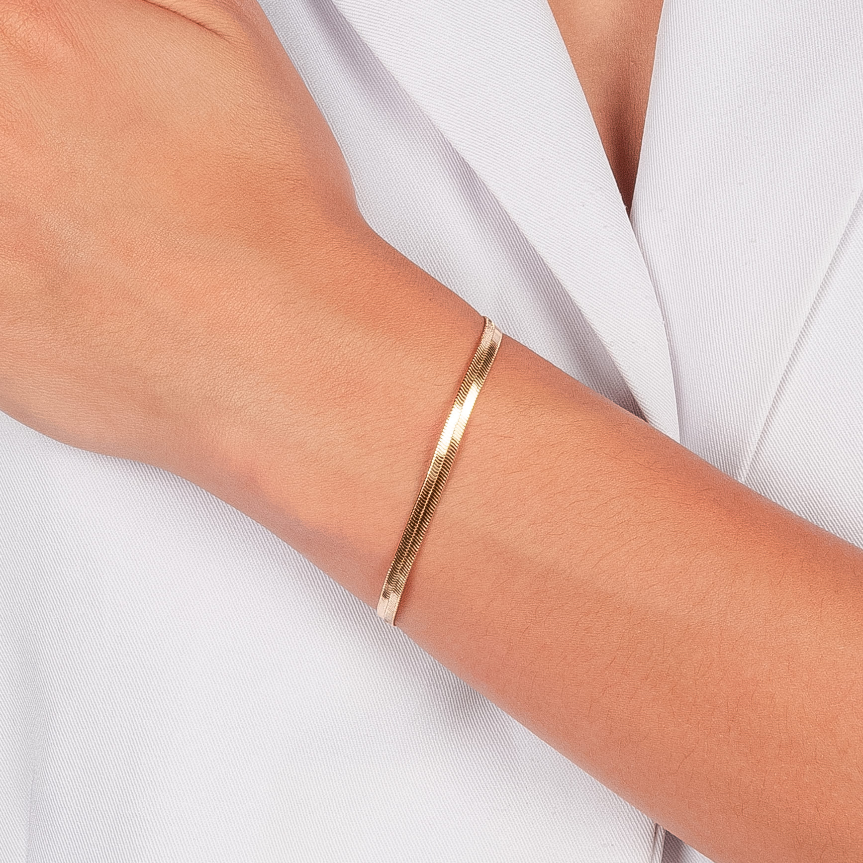 PULSEIRA FITA LISA EM BANHO DE OURO 18K