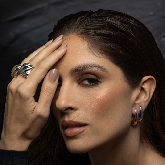 ANEL DETALHADO LISO EM BANHO DE OURO 18K