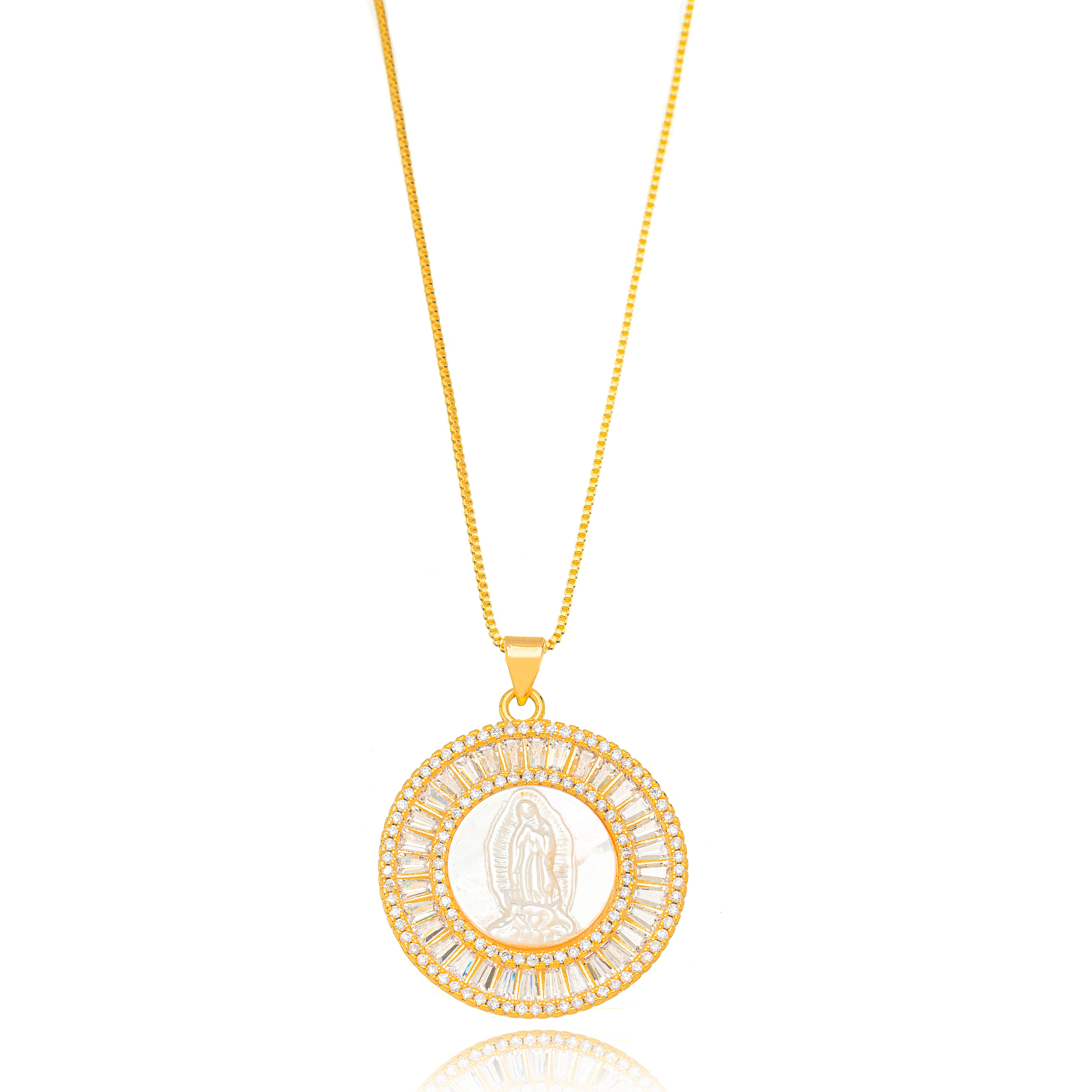 COLAR SAGRADO CORAÇÃO DE JESUS MADREPÉROLA CRAVEJADO EM BANHO DE OURO 18K