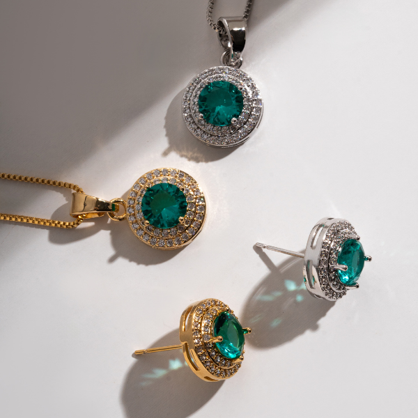 CONJUNTO COLAR E BRINCOS PONTO DE LUZ TURMALINA EM BANHO DE OURO 18K