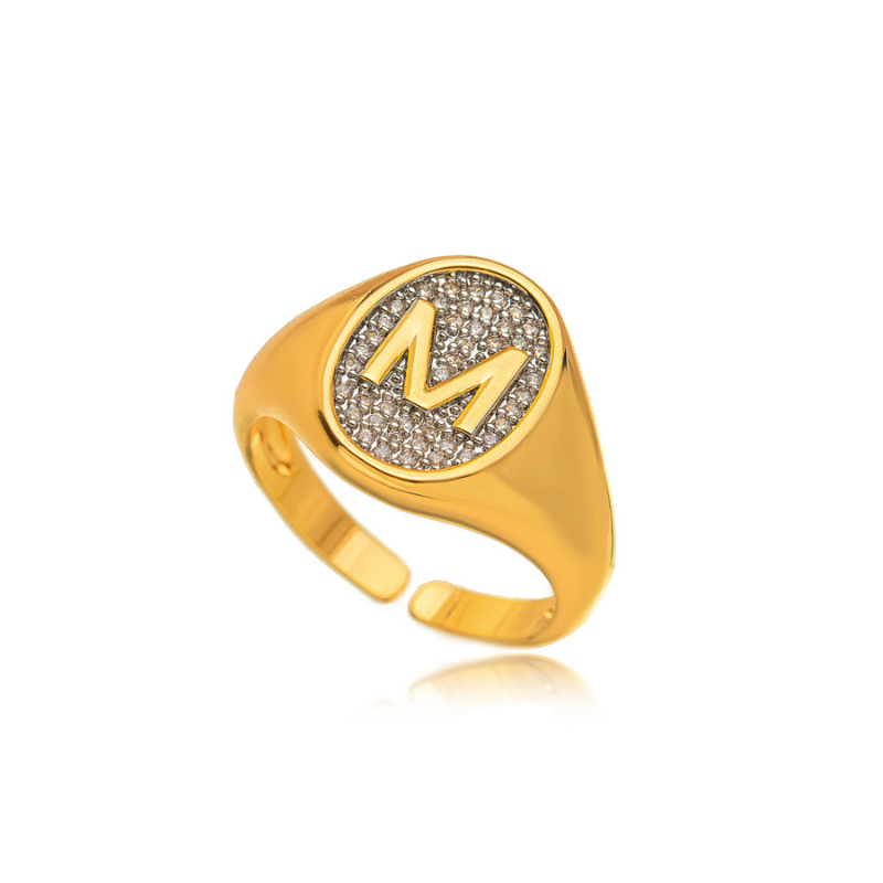 ANEL SINETE INICIAL M PAVÊ EM BANHO DE OURO 18K