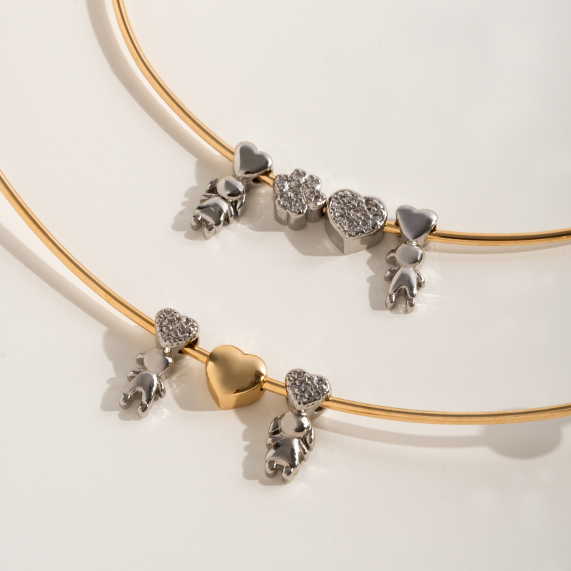 COLAR ARO RÍGIDO COM BERLOQUES PERSONALIZÁVEIS EM BANHO OURO 18K