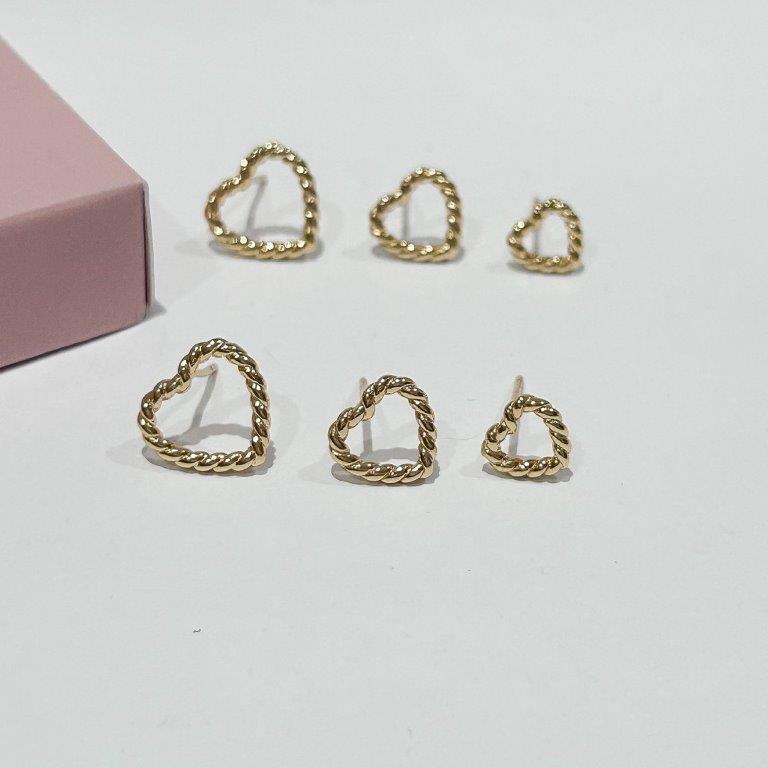 Brinco Trio Coração Vazado Torcido