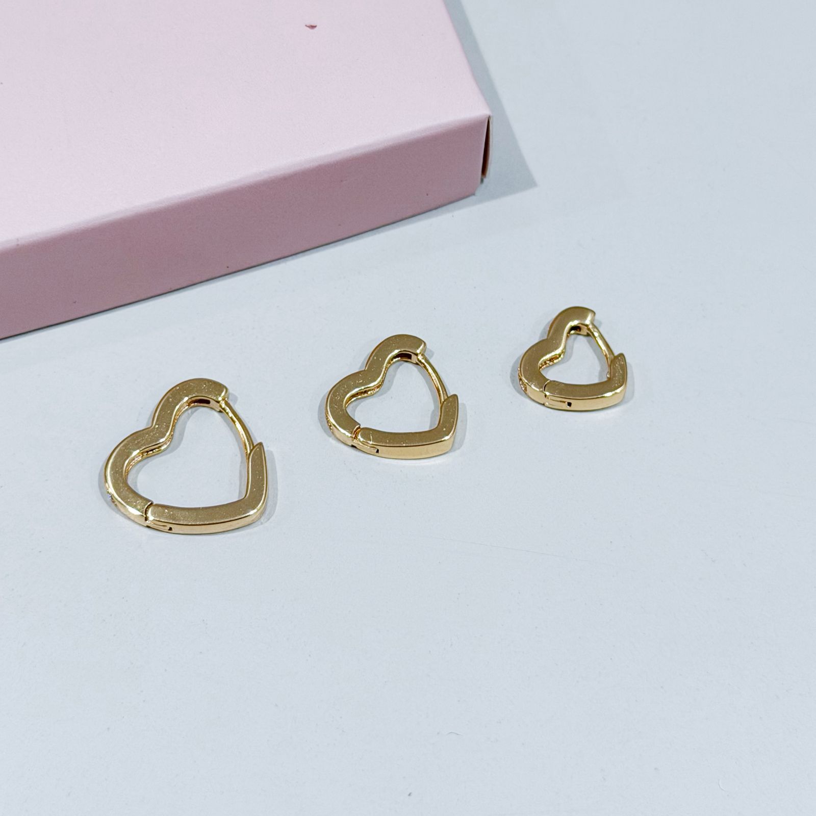 Brinco Trio Coração Cravejado Ouro