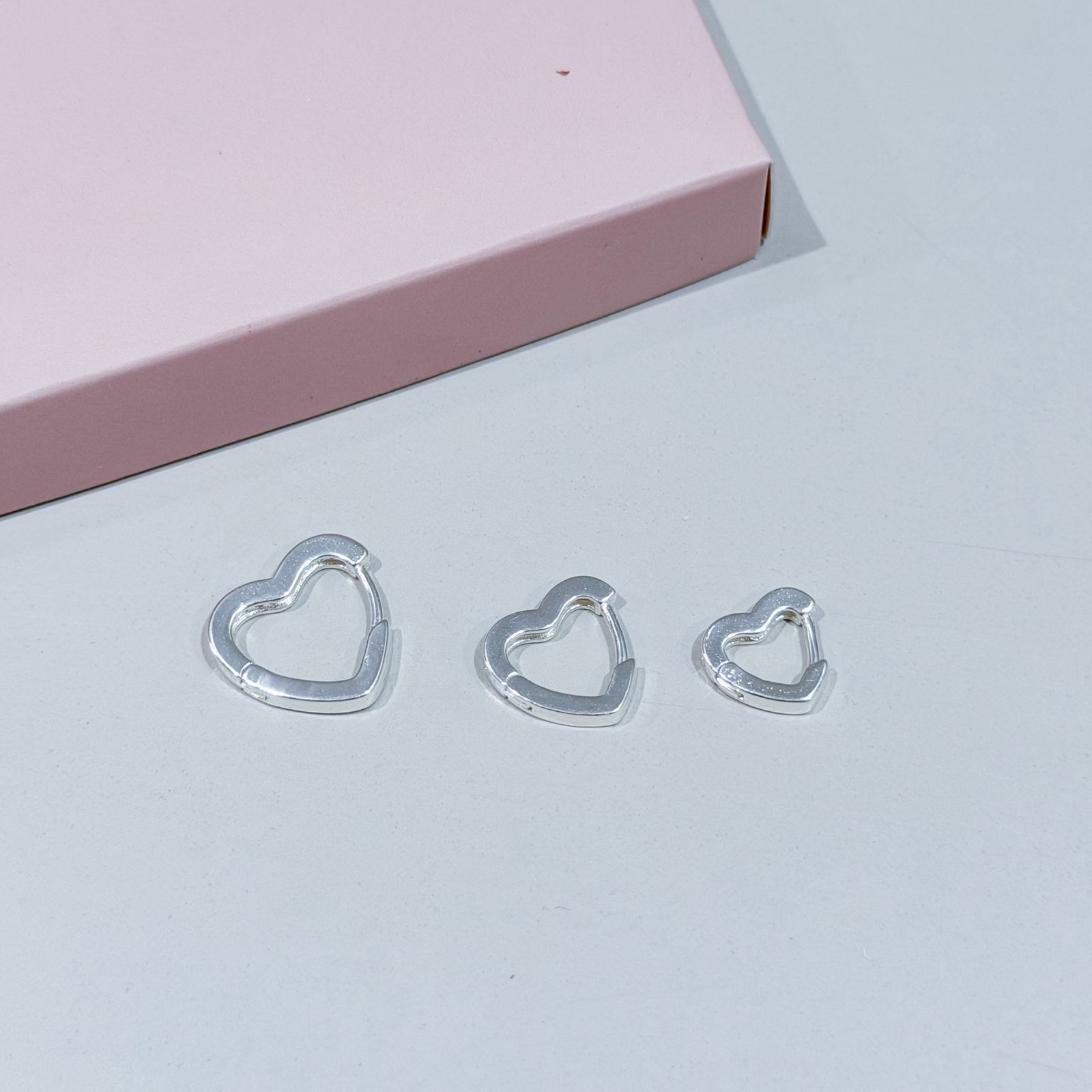 Brinco Trio Coração Cravejado Prata