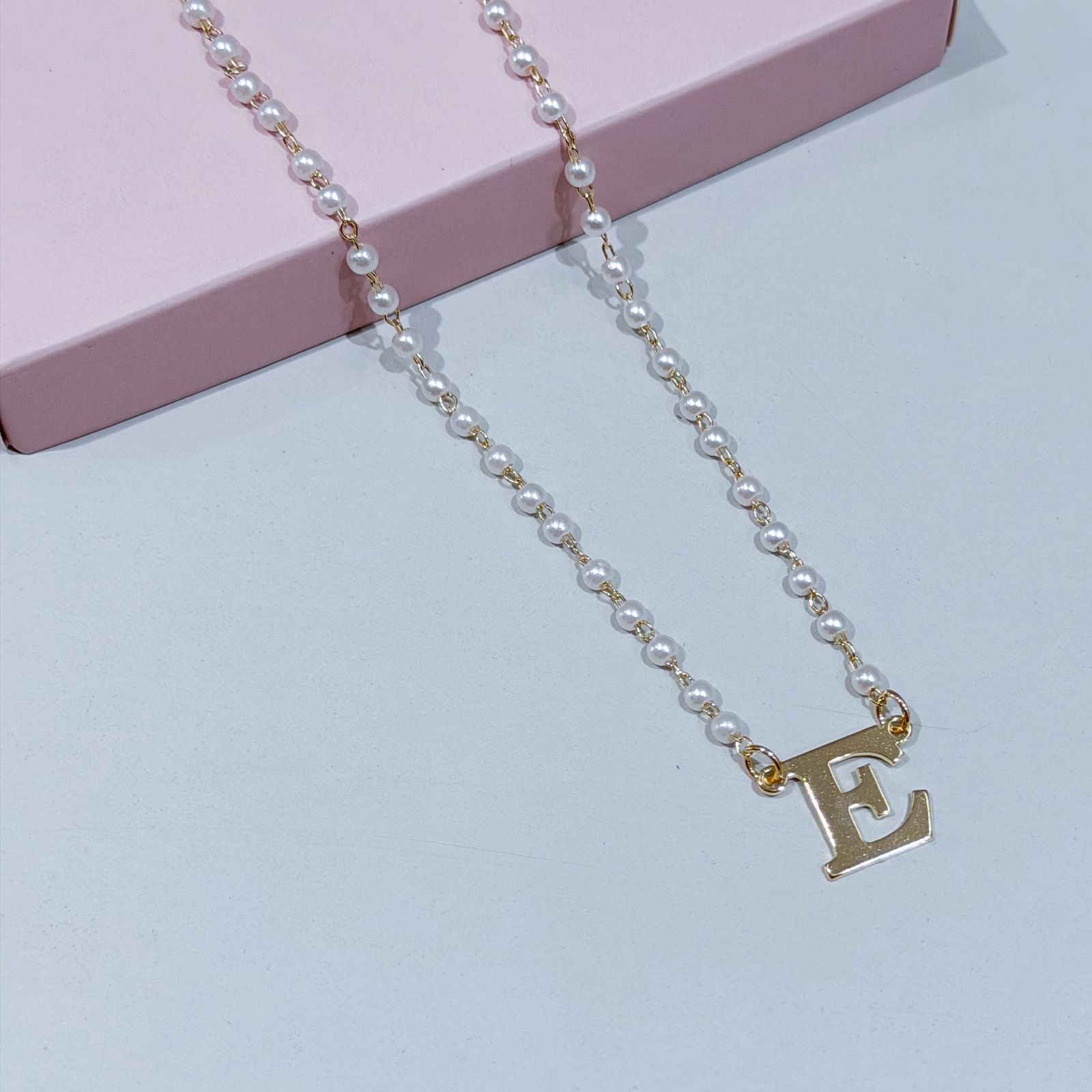 Colar Pérola e Letra