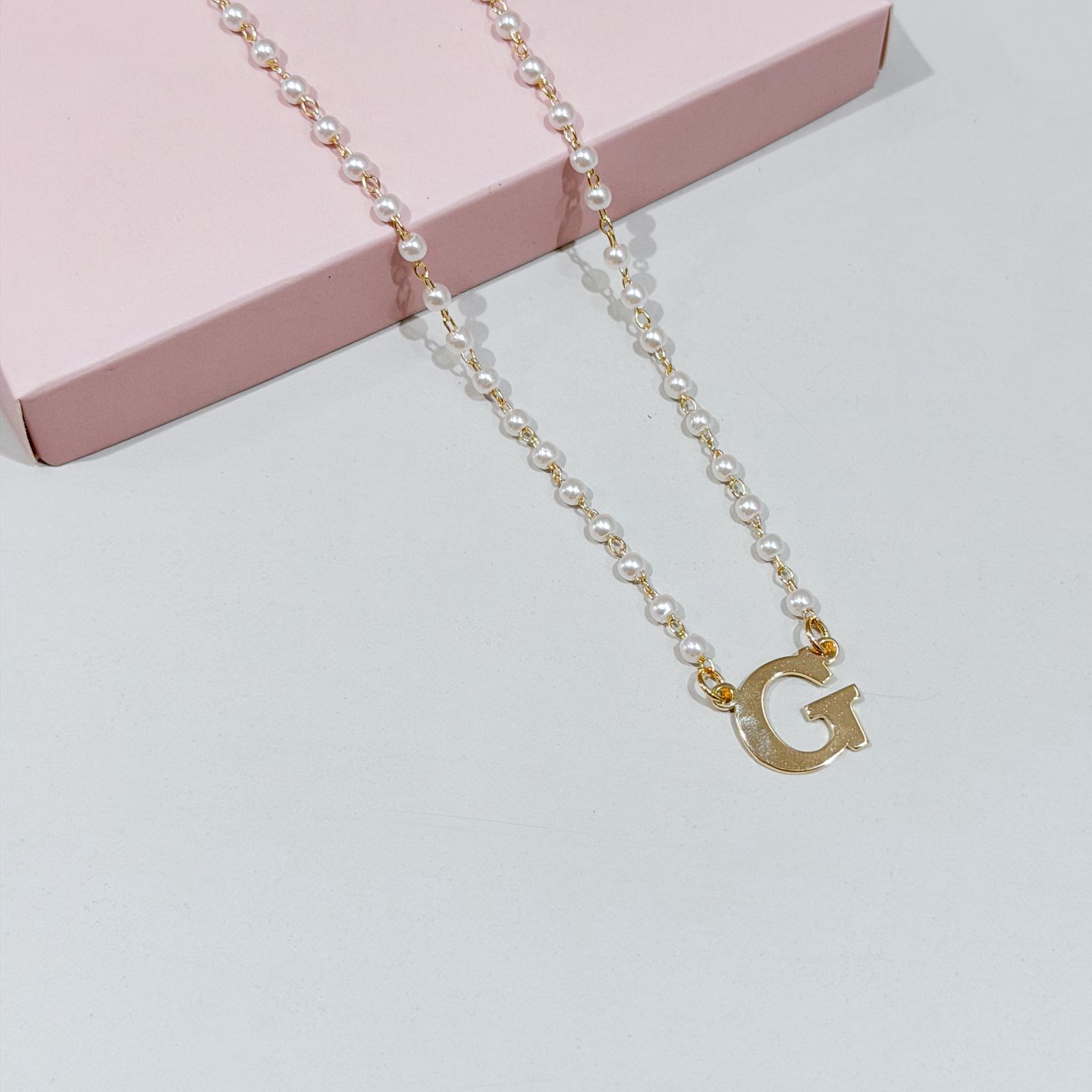 Colar Pérola e Letra
