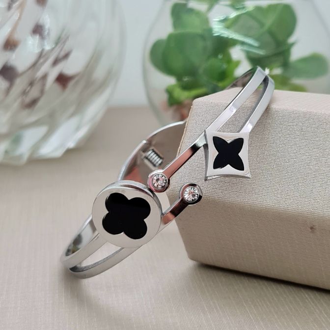 BRACELETE AT