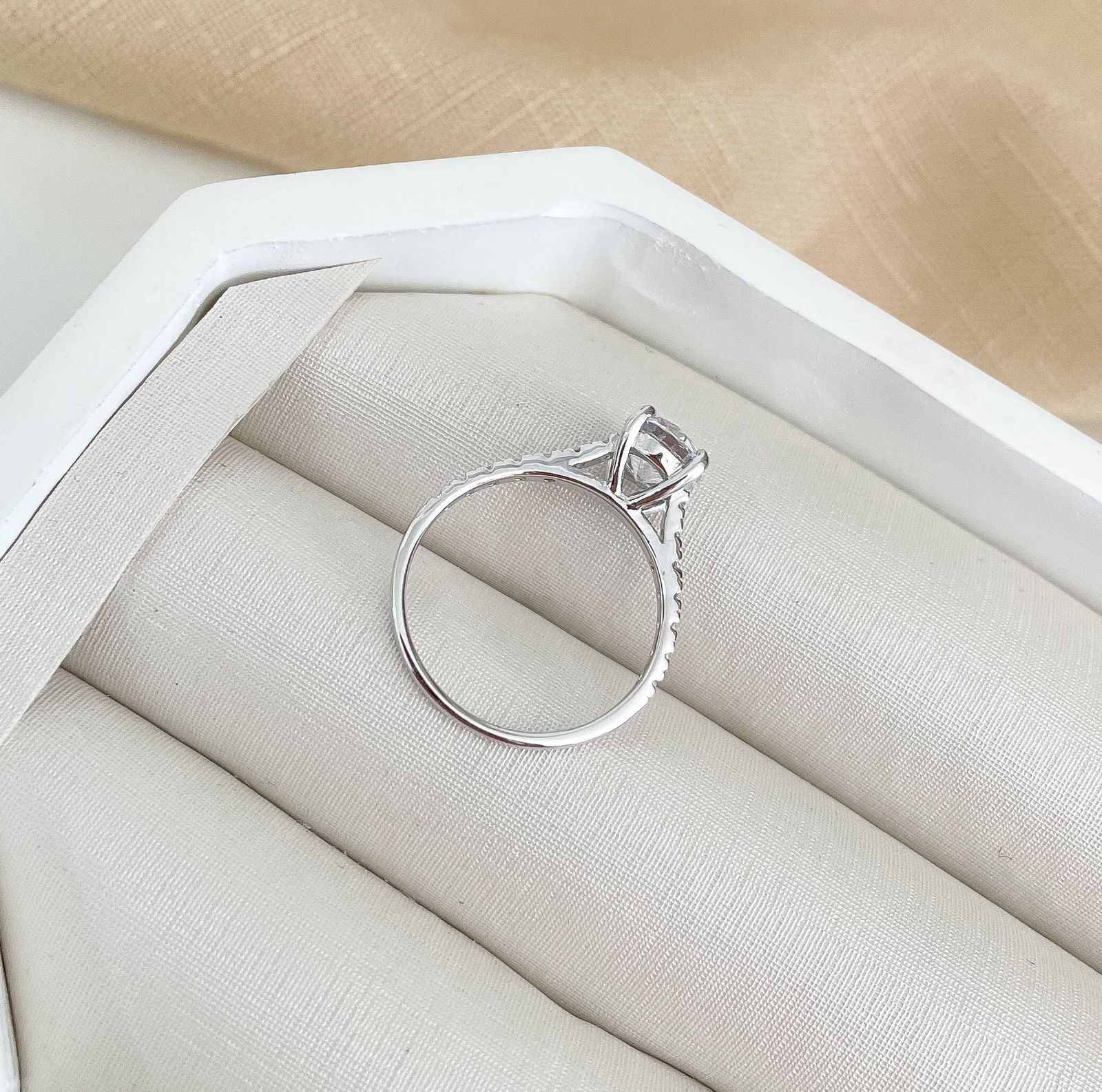 ANEL PT SOLITÁRIO CRAV PEDRA 7MM