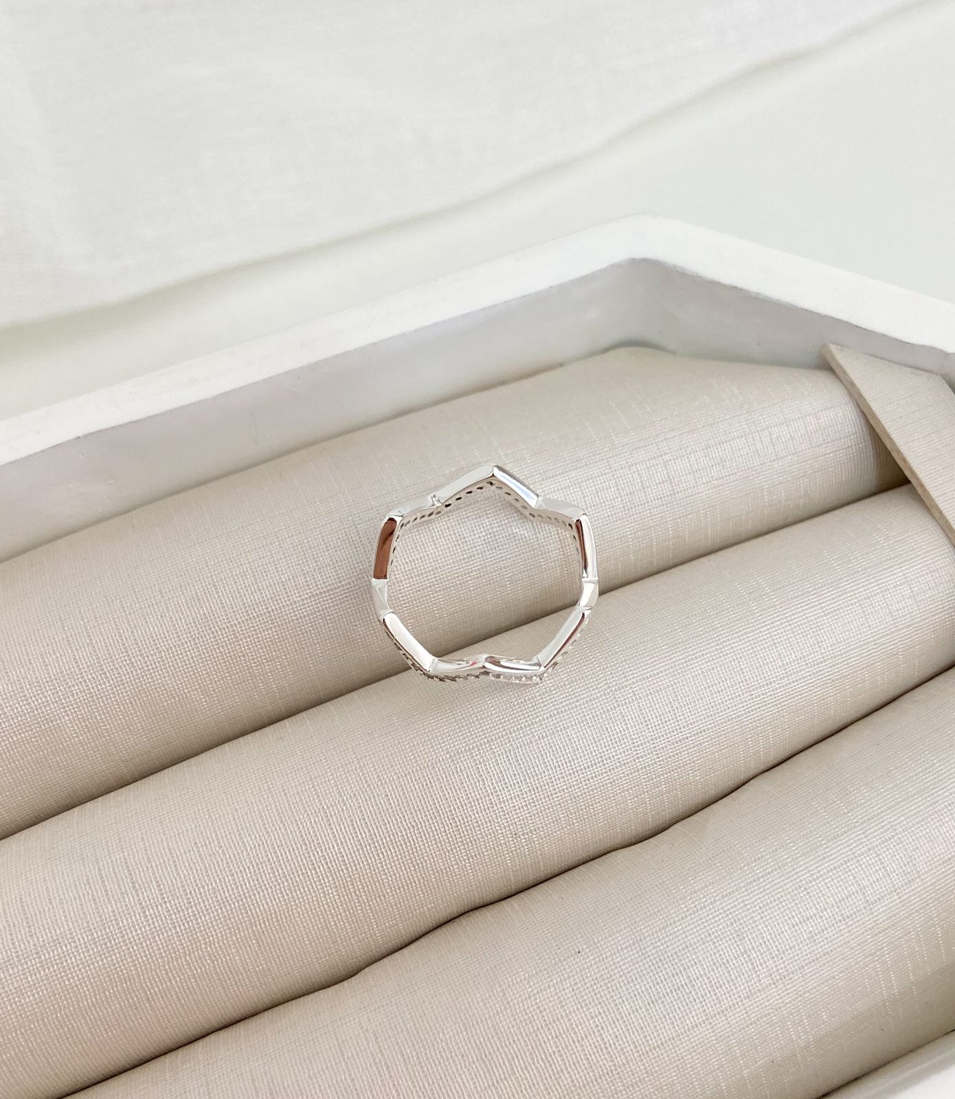 ANEL PT CRAVEJADO ONDULADO