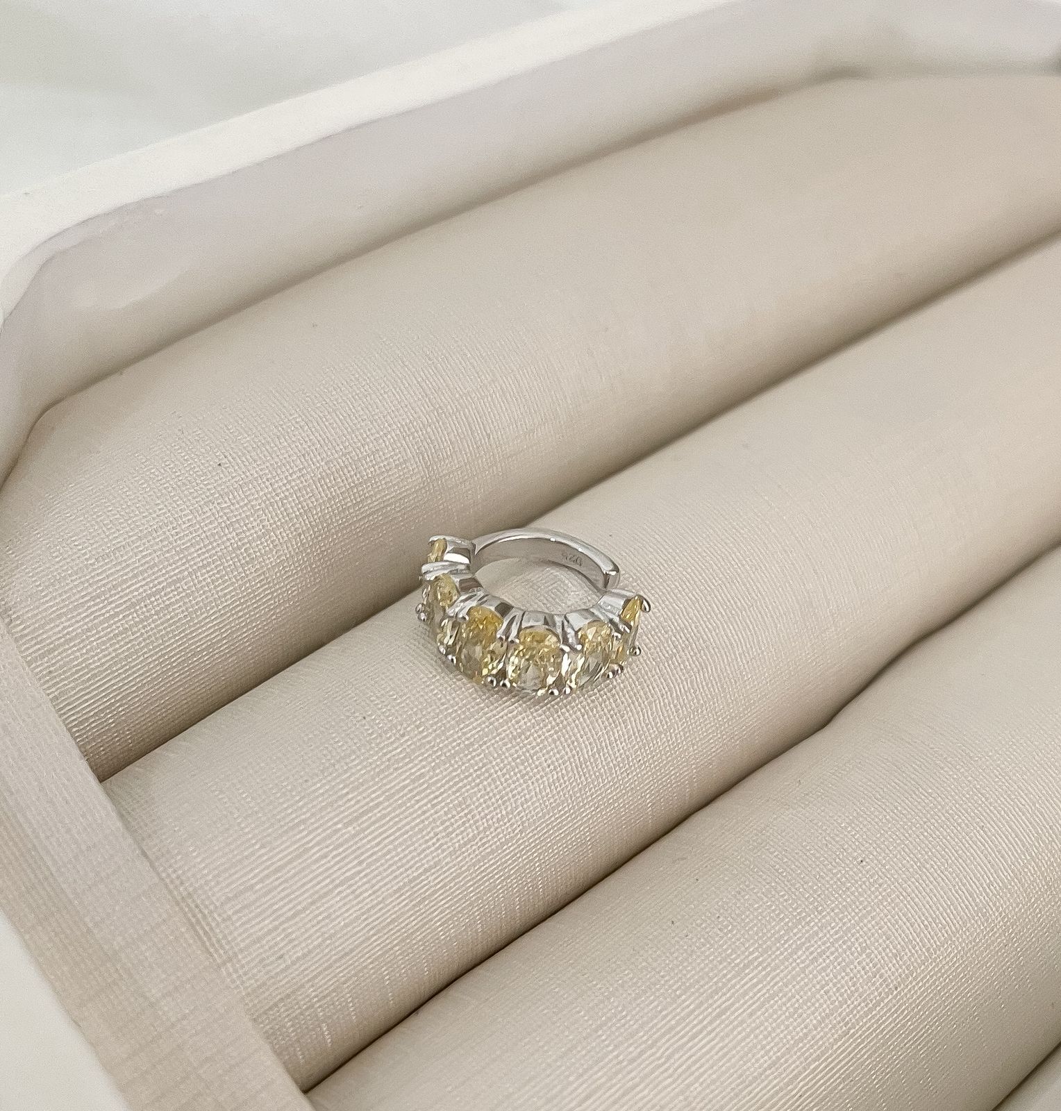 PIERCING PT EM PEDRAS