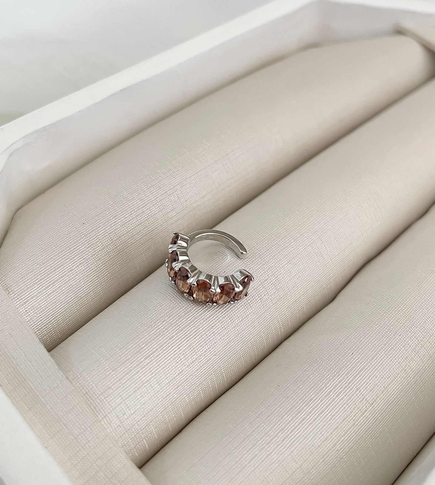 PIERCING PT EM PEDRAS