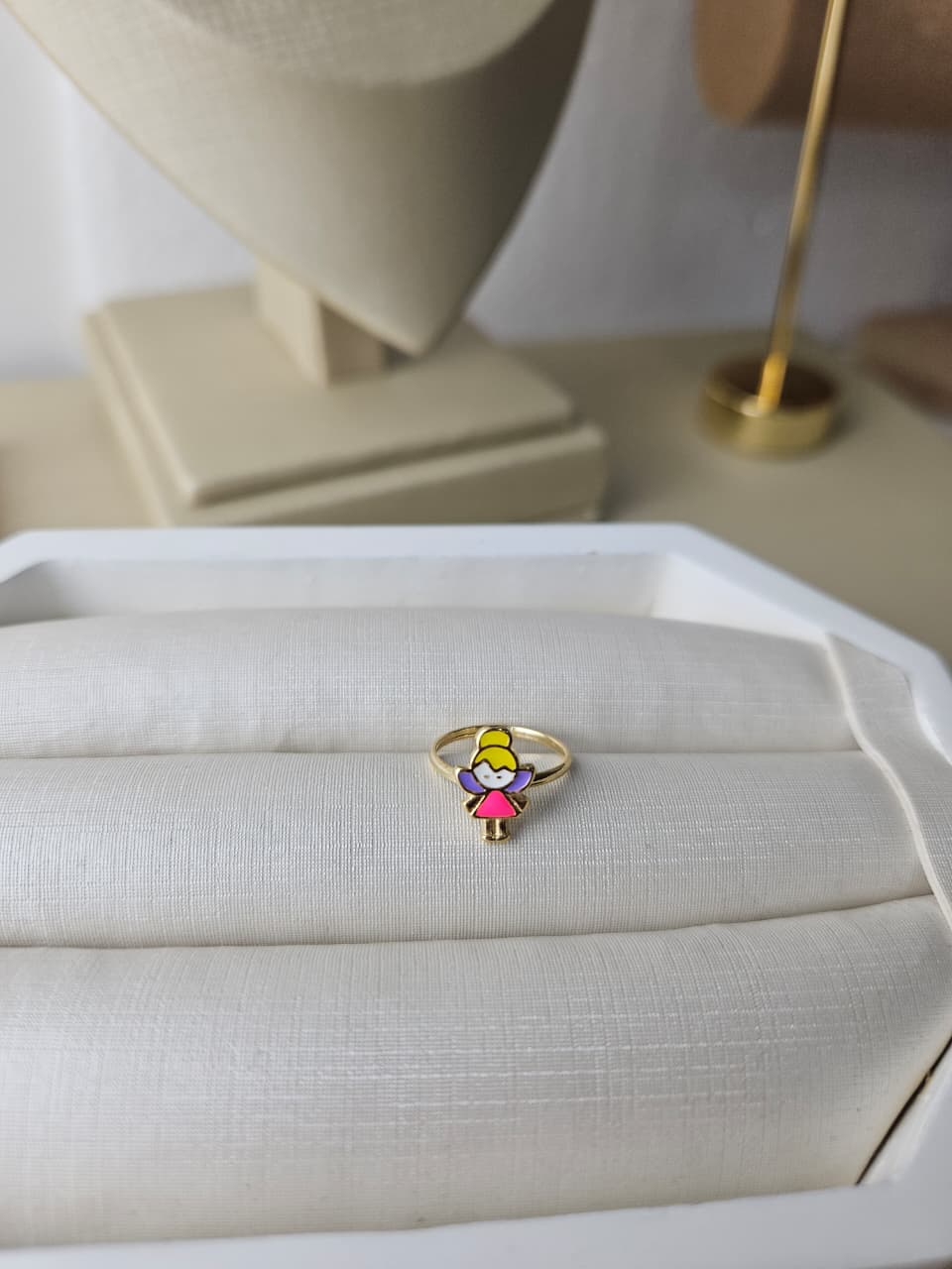 Anel Infantil Fada Colorida Banhado a Ouro 18k  Joia Infantil Delicada e Divertida