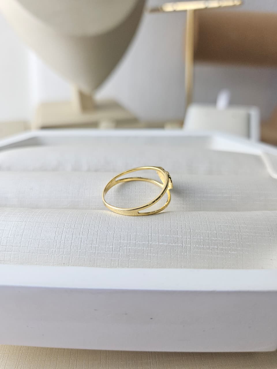 Anel Dourado com Coração Texturizado Banhada a Ouro 18k