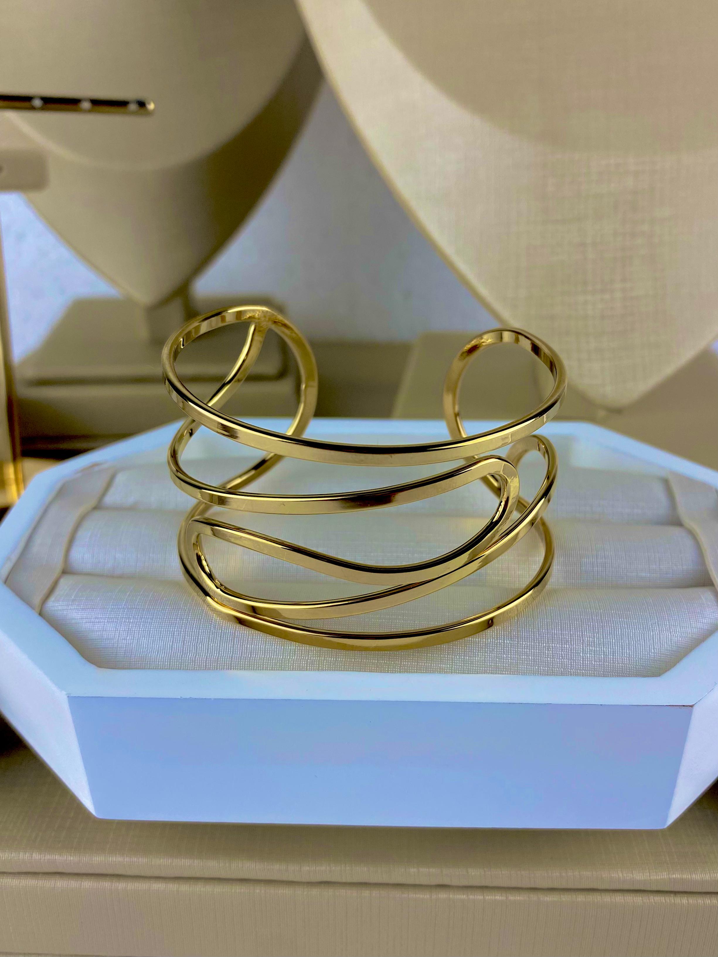 Bracelete Vazado Ondas – Semijoia Banhada a Ouro