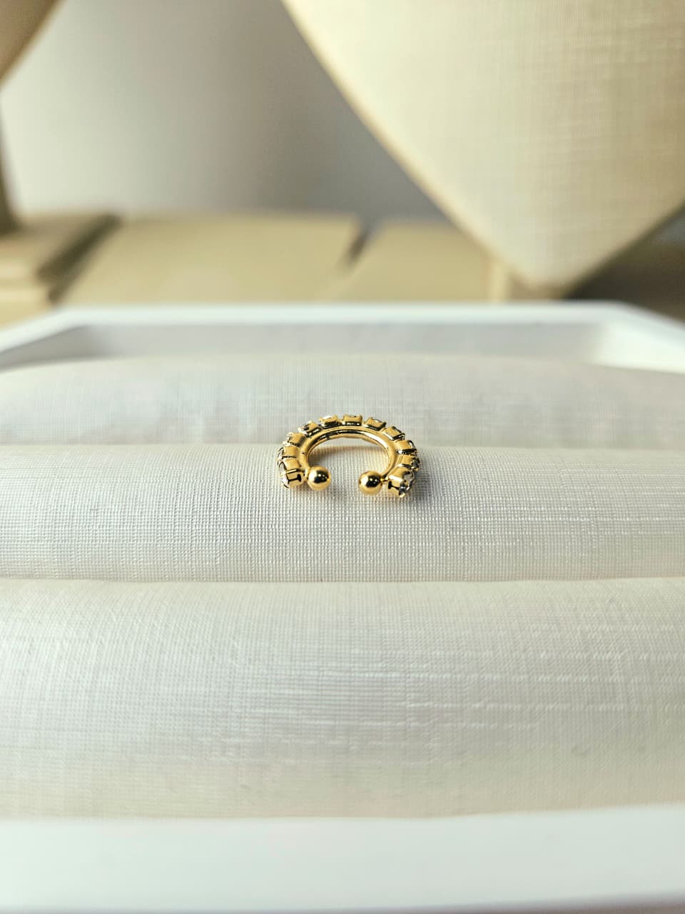 Piercing Fake Banhado a Ouro 18k com Zircônias  Sem Furo