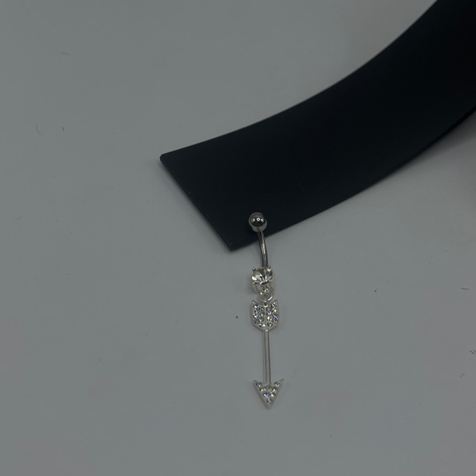 Piercing umbigo flecha