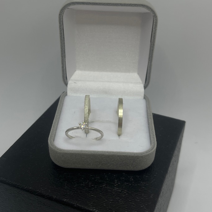 Aliança 2 mm solitário liso