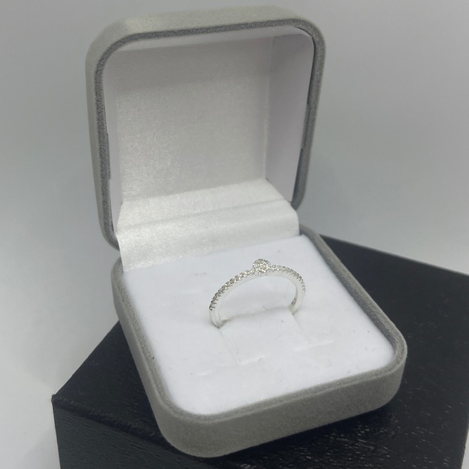 Anel bolinha cravejado