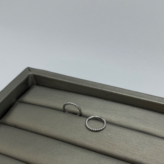 Piercing titânio argola torcida