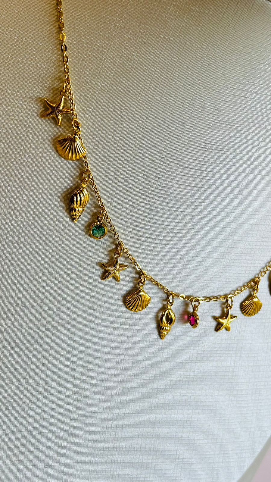 Choker conchinhas e estrelas do mar com zircônias coloridas
