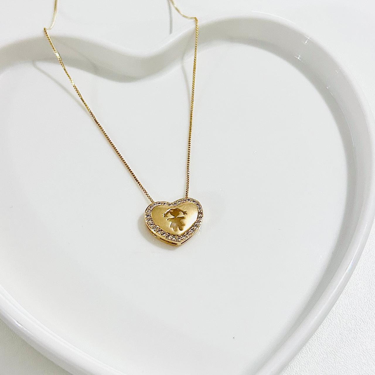 Colar com Pingente Coração Liso com as Bordas Cravejadas em Zircônias Menina Vazada 45cm Banhado em Ouro 18k