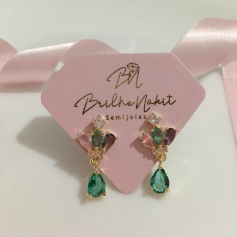 Brinco Coroa com Pingente em Cristais Color Banhado a Ouro 18k