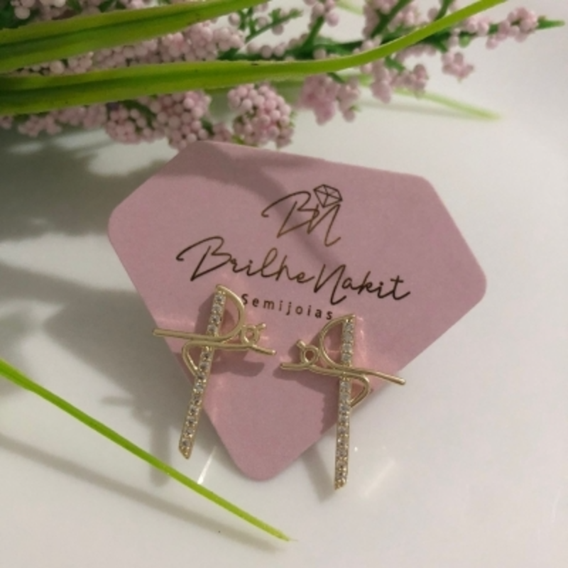 Brinco Fé Cravejado Banhado a Ouro 18k