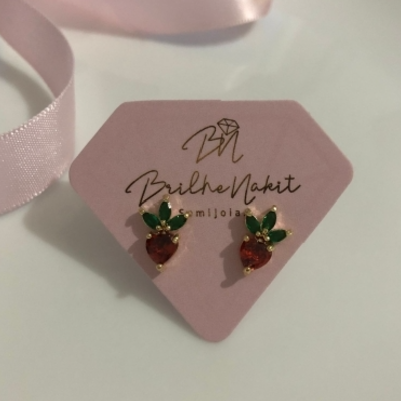 Brinco Moranguinho em Cristais Banhado a Ouro 18k