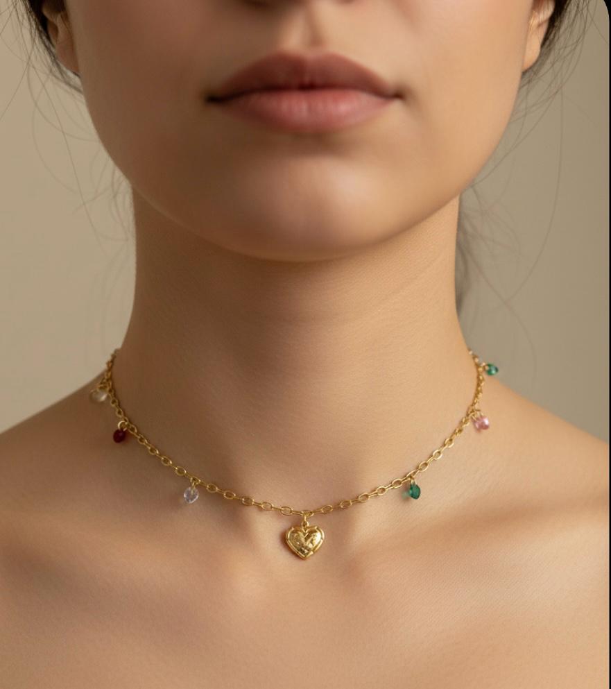 Choker com Zircônias Multicolor e Pingente de Coração 35cm + 10cm Extensor Banhado no Ouro 18k