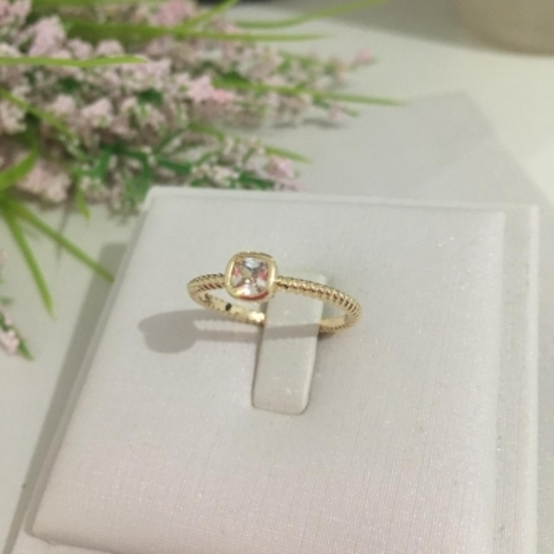 Anel Solitário com Aro Bolinha  Banhado a Ouro 18k