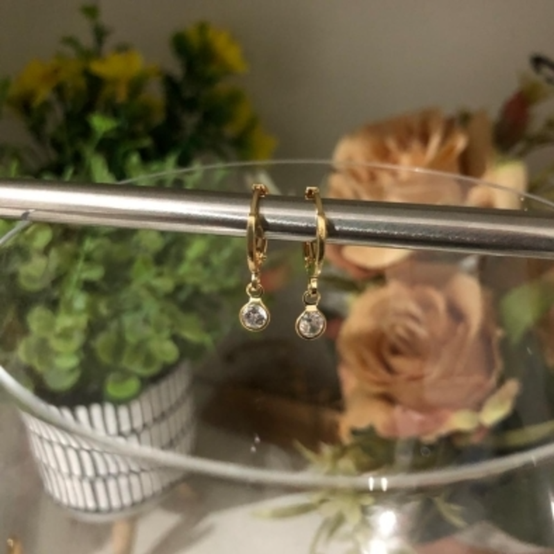 Brinco Argolinha com Pingente Zircônia P Banhado a Ouro 18k