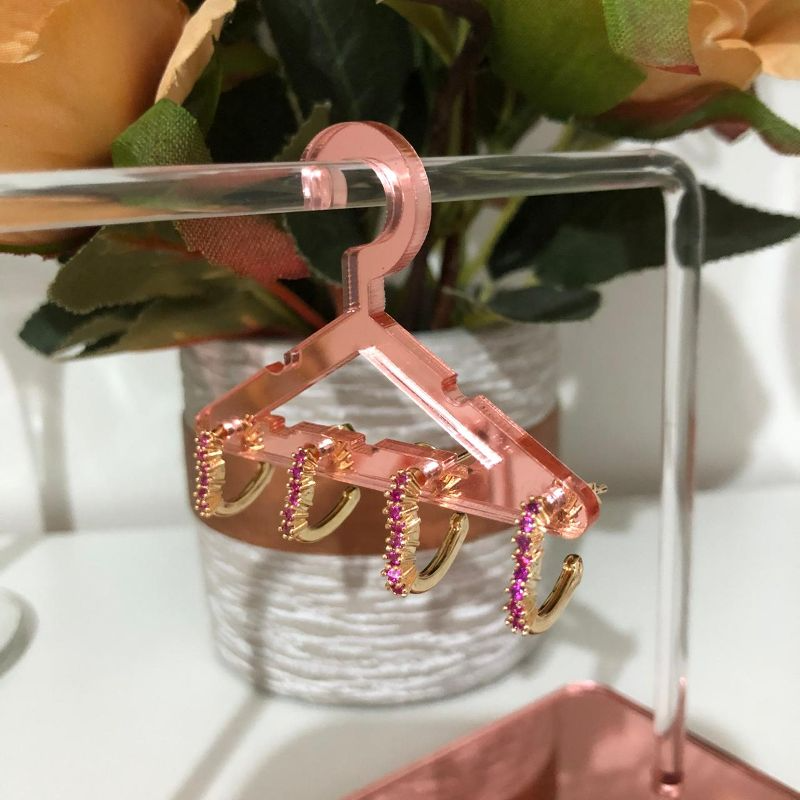 Brinco Duplo Meia Argolinha  Coração Cravejada em Zircônia Rubi Banhada a Ouro 18k