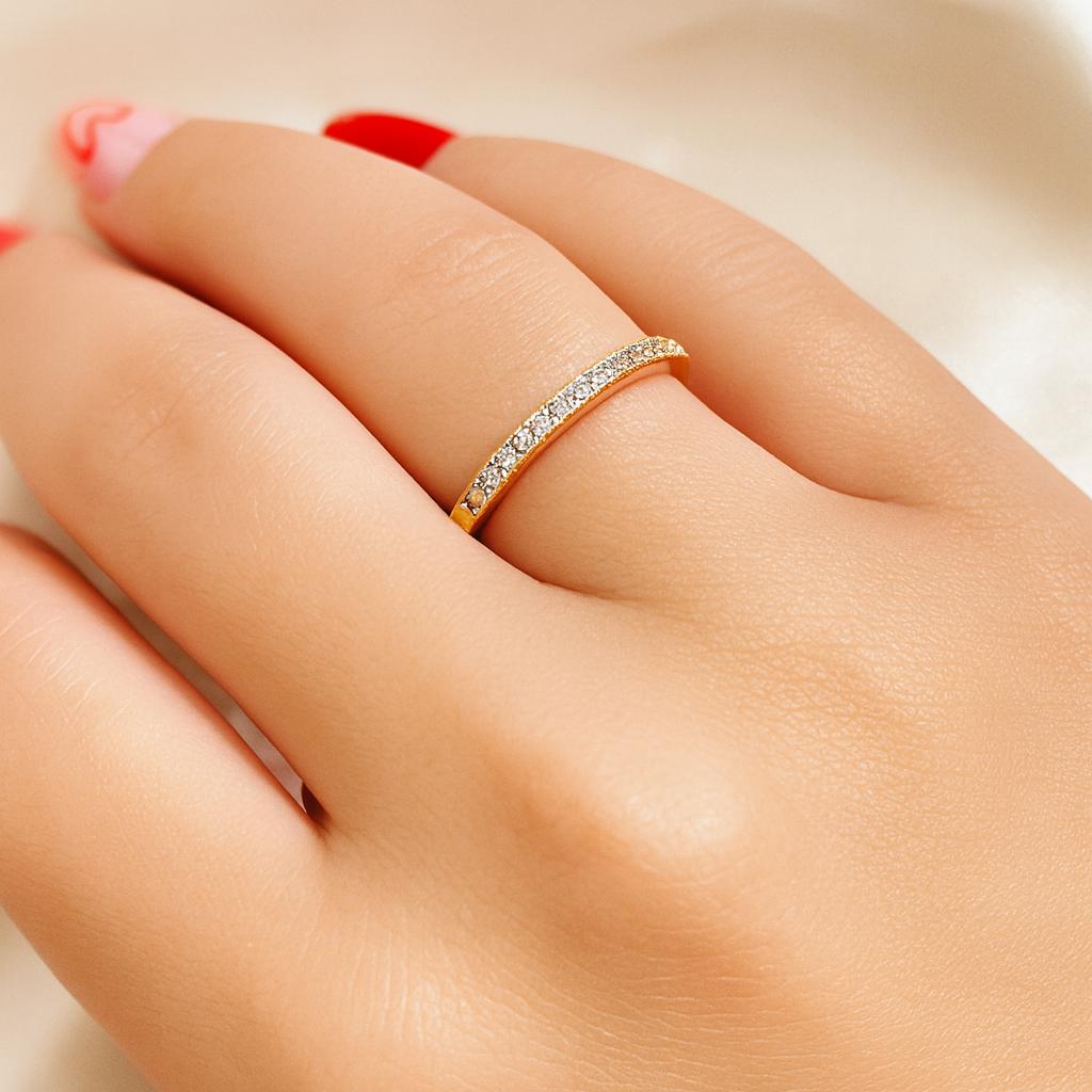 Anel Meia Aliança Cravejada com Zircônia Banhado a Ouro 18k