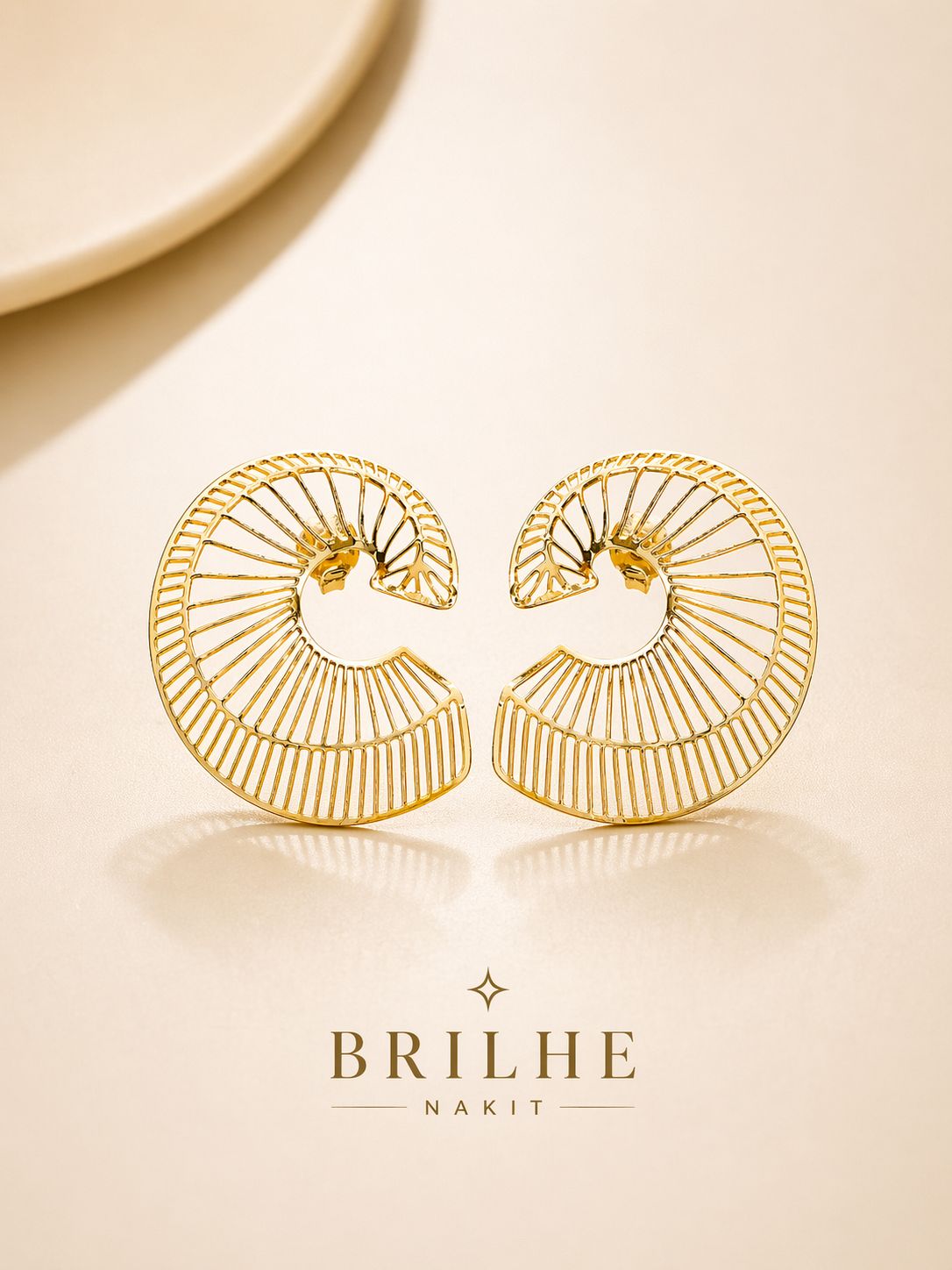 Brinco Design Orgânico e Espiralado Banhado a Ouro 18k