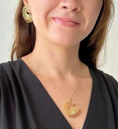 Brinco Design Orgânico e Espiralado Banhado a Ouro 18k