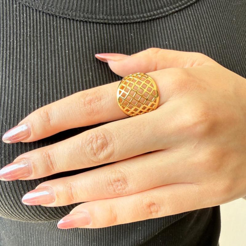 Anel Abaulado com Tela Vazado Banhado a Ouro 18k