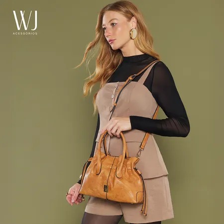 Bolsa Saco Média Monograma Baixo Relevo WJ Caramelo