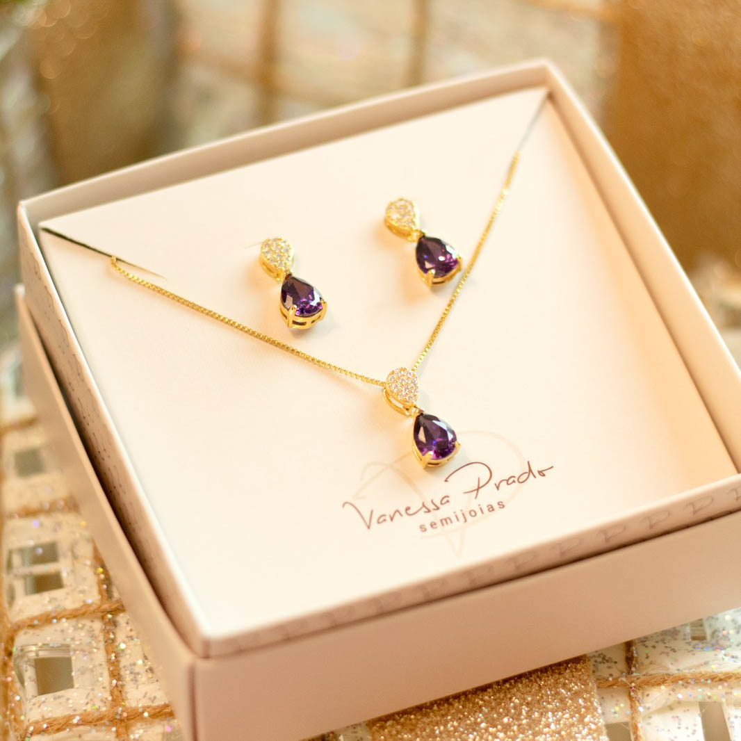 Conjunto Colar e Brinco Gota Cravejada e Gota Lilas Banhado a Ouro 18k