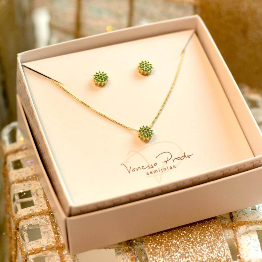 Conjunto Colar e Brinco Redondo Cravejado Verde  Banhado a Ouro 18k