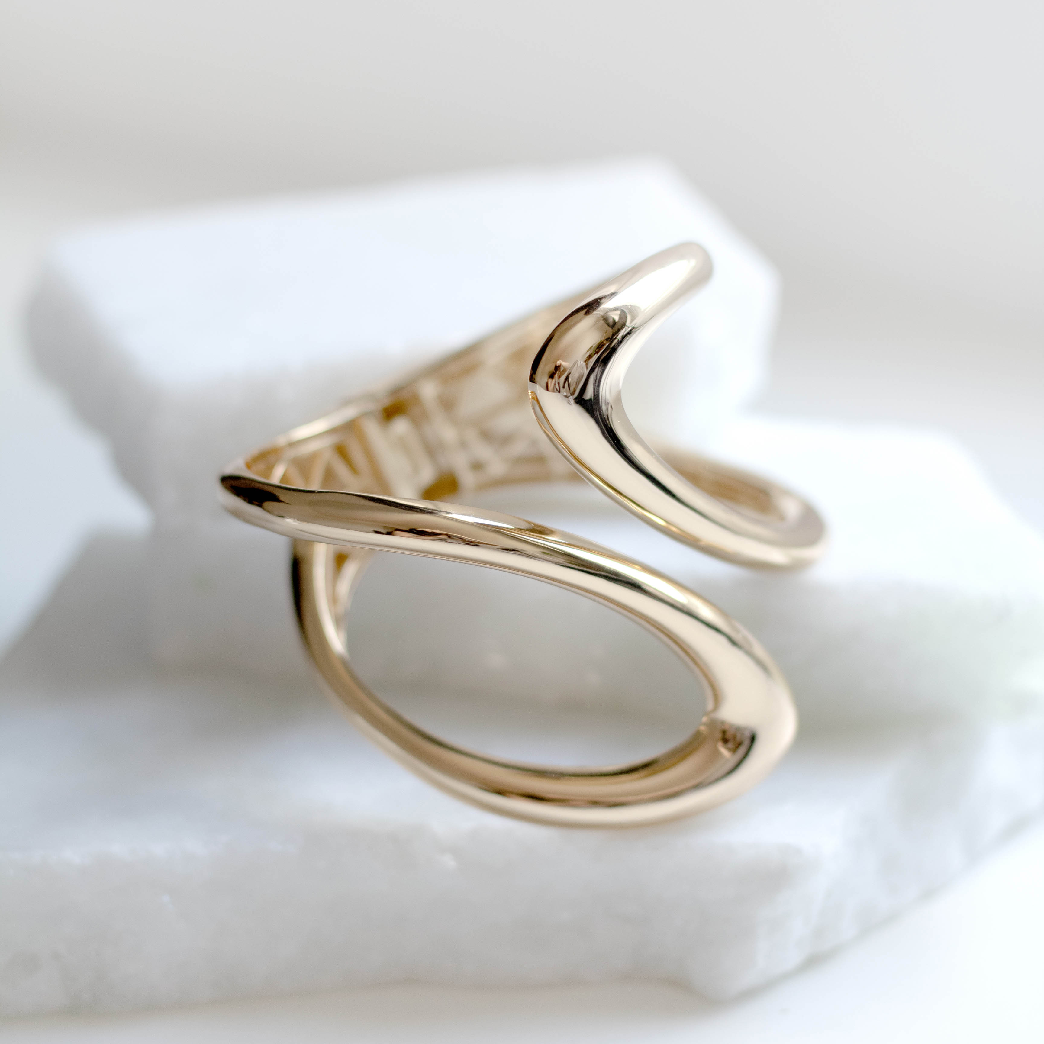 Bracelete Maxi Liso  Banhado a Ouro 18k