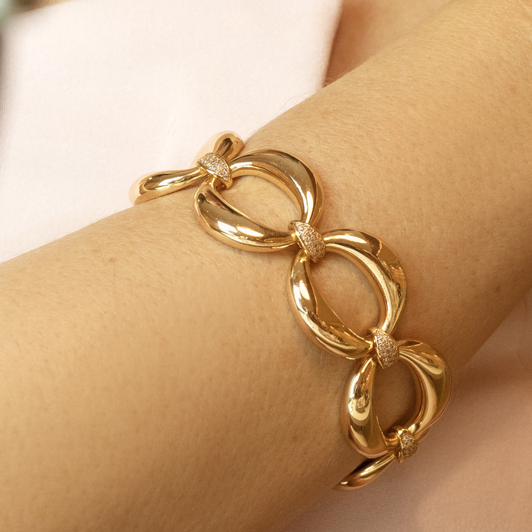 Conjunto Brinco e Pulseira Elos Redondos com Detalhes em Zircônia Banhado a Ouro 18k
