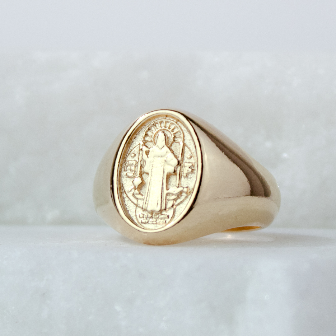 Anel São Bento Liso Banhado a Ouro 18k