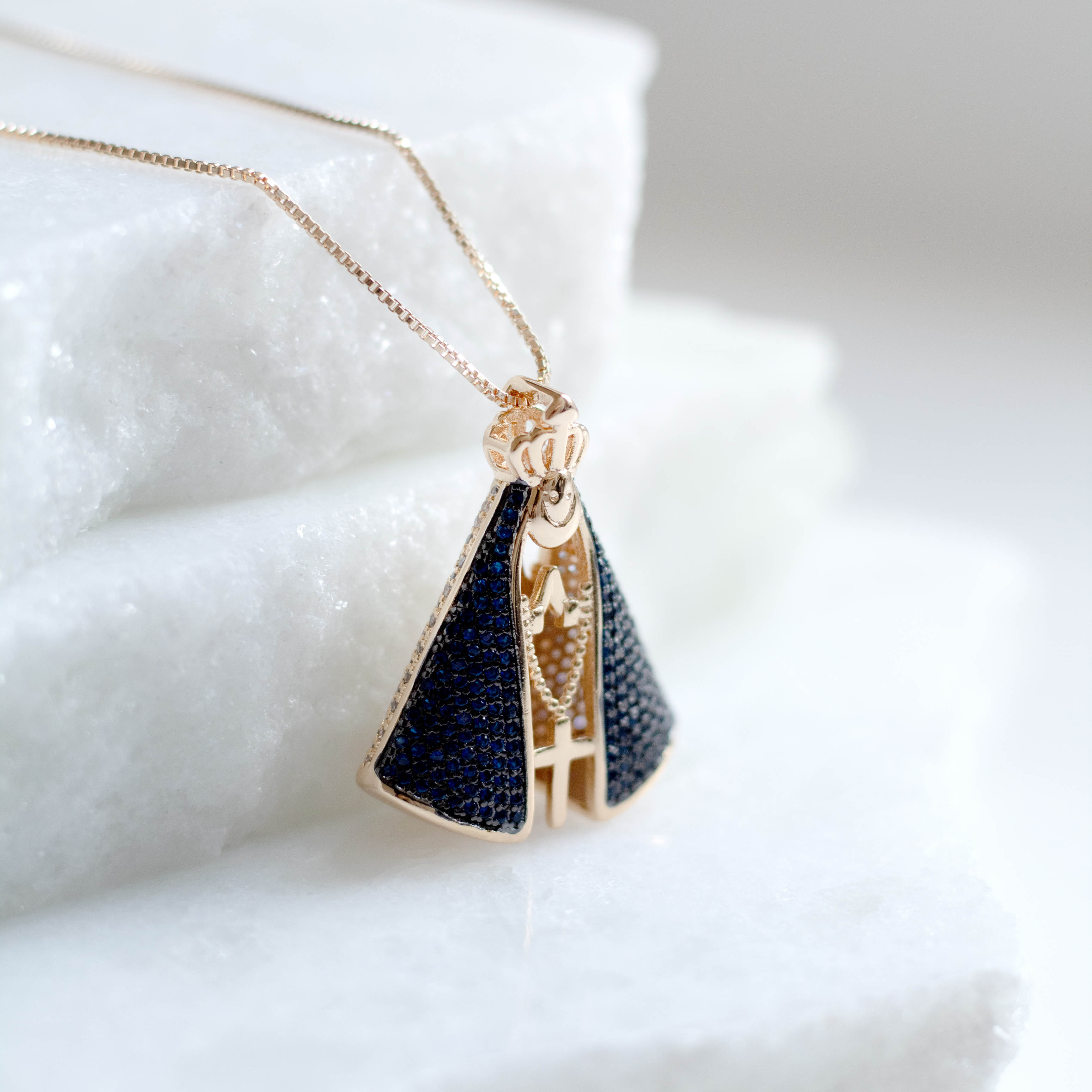 Colar Nossa Senhora Dupla Face Cravejada Banhada a Ouro 18k