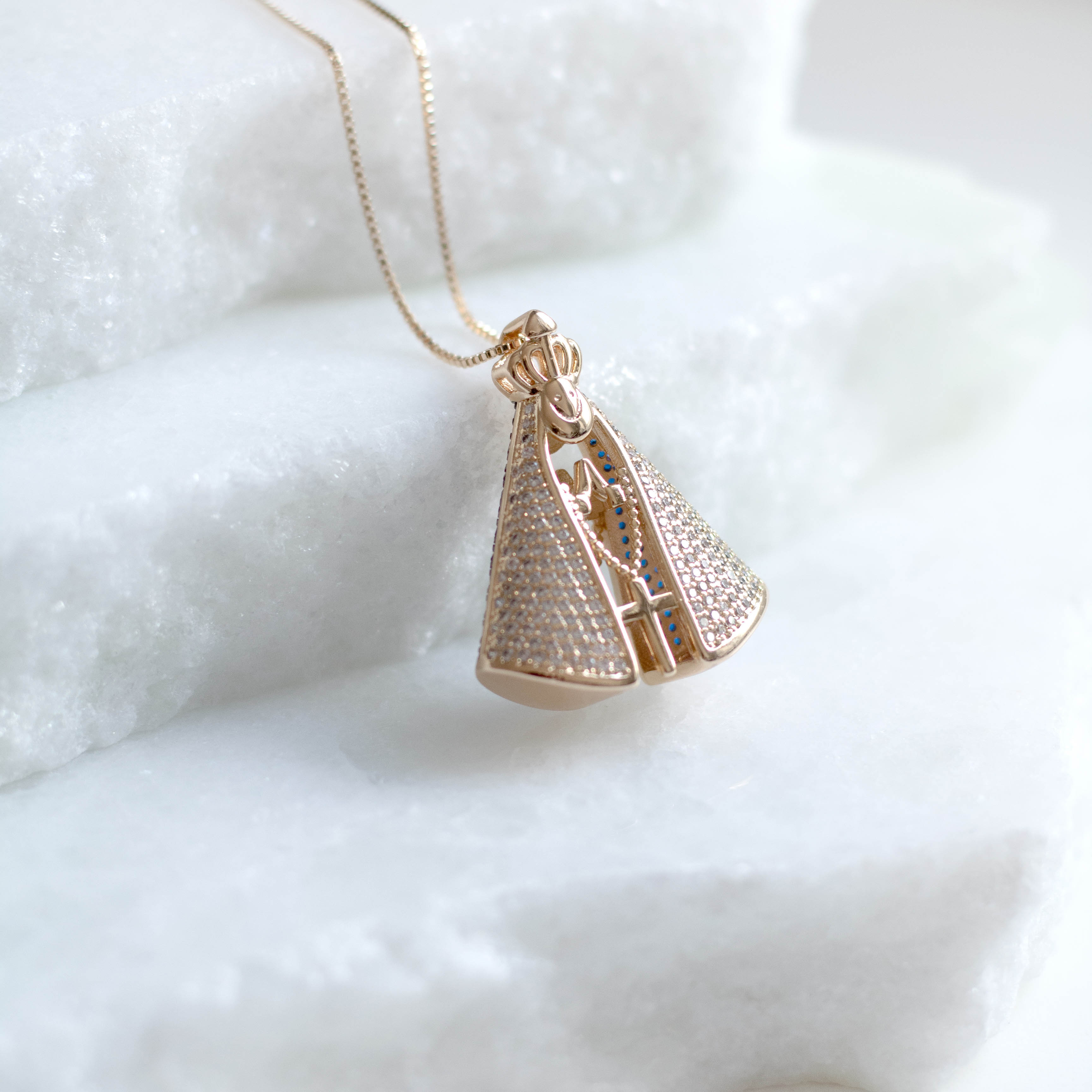 Colar Nossa Senhora Dupla Face Cravejada Banhada a Ouro 18k