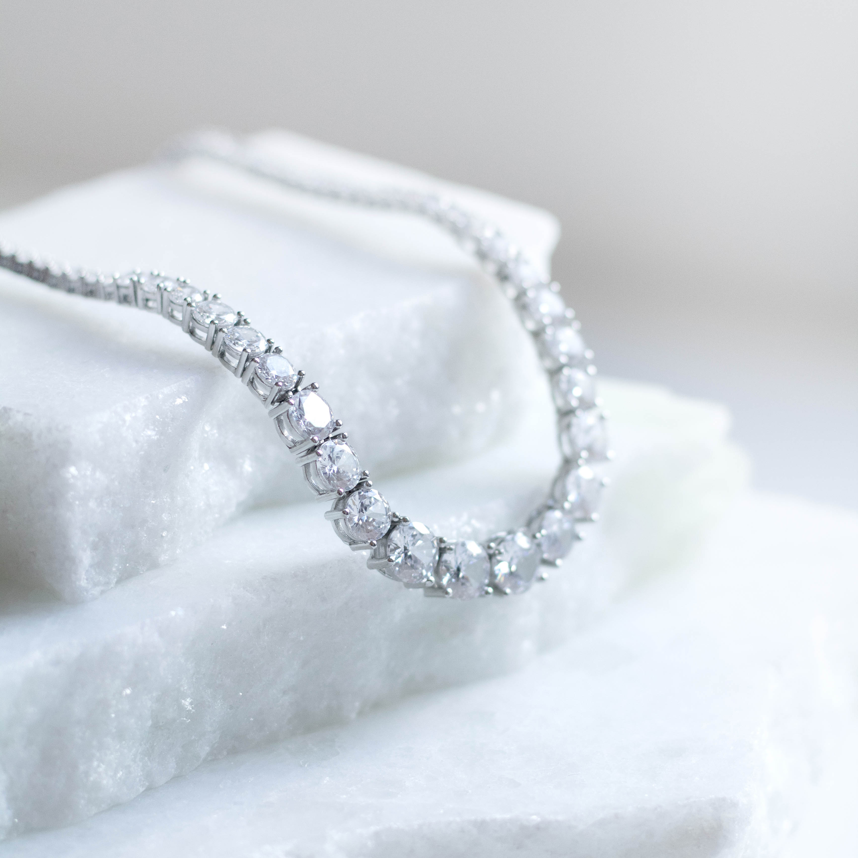 Colar Riviera Degrade Banhado no Ouro Branco